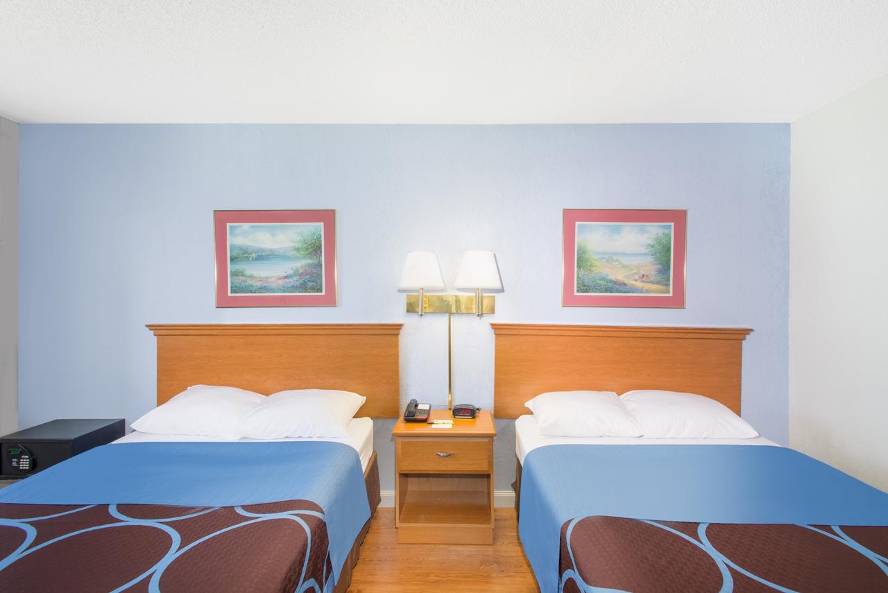 Super 8 By Wyndham Webster/Rochester - thumb 14