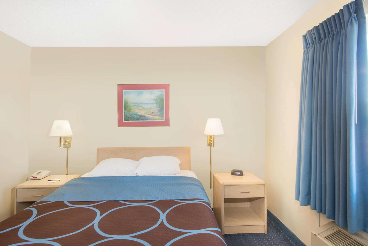 Super 8 By Wyndham Webster/Rochester - thumb 29