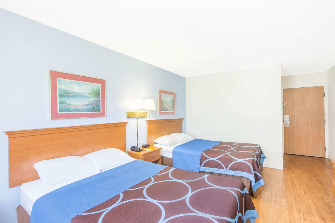 Super 8 By Wyndham Webster/Rochester - thumb 21