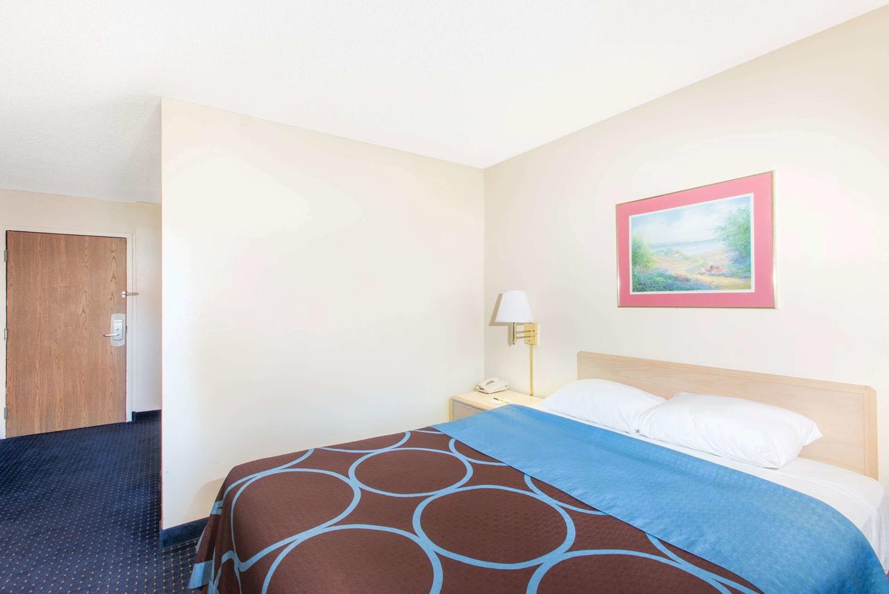 Super 8 By Wyndham Webster/Rochester - thumb 27