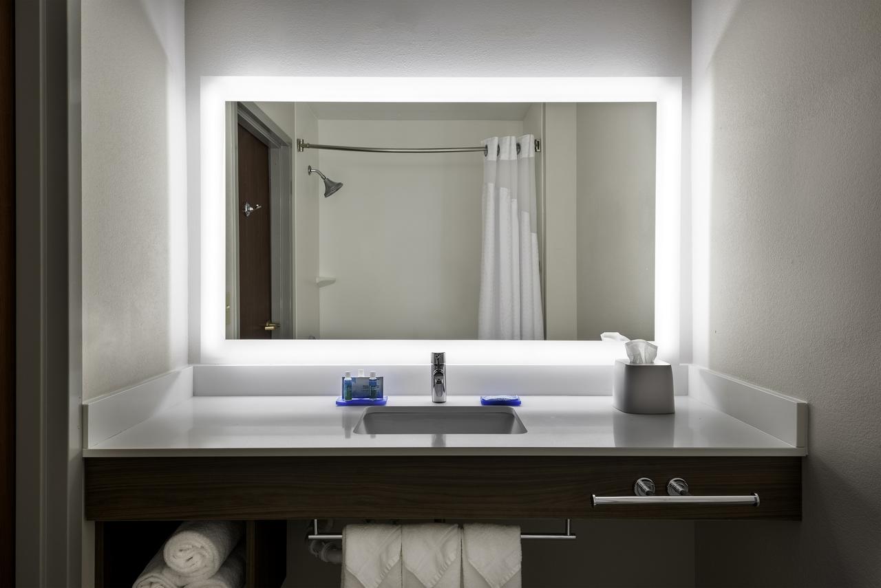 Holiday Inn Express Hotel & Suites Charlotte Airport-Belmont - thumb 5
