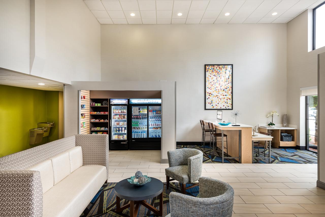 Holiday Inn Express Hotel & Suites Charlotte Airport-Belmont - thumb 14