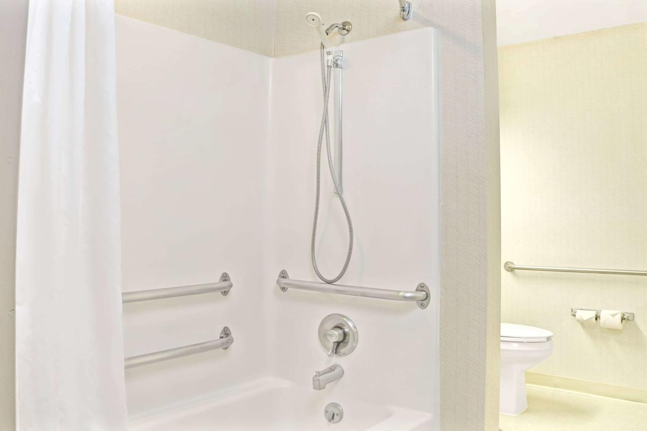 Microtel Inn By Wyndham Raleigh-Durham Airport - thumb 9