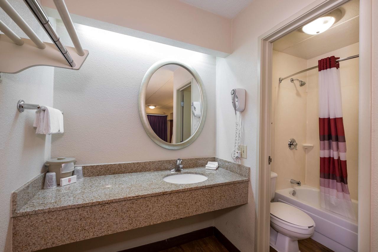 Red Roof Inn Hickory - thumb 1