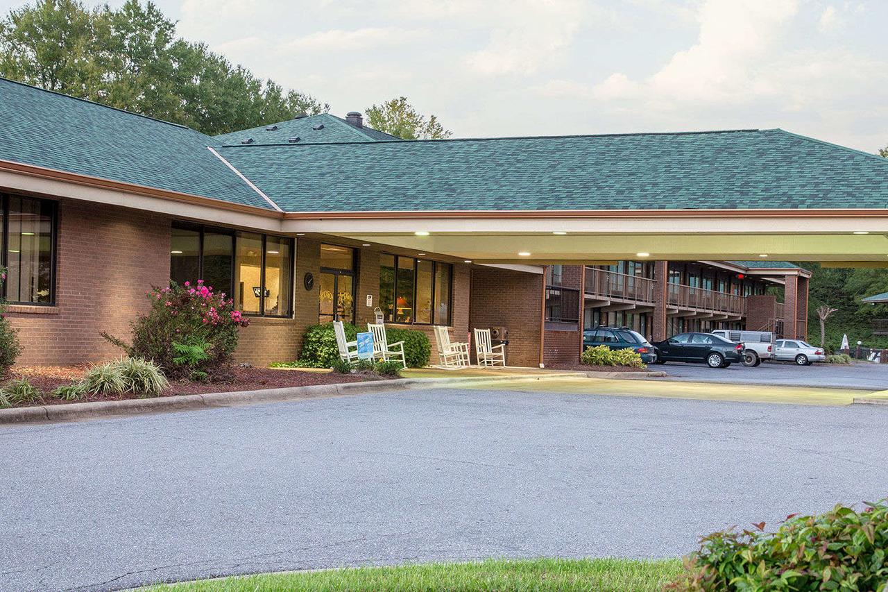 Days Inn By Wyndham Wilkesboro - thumb 2
