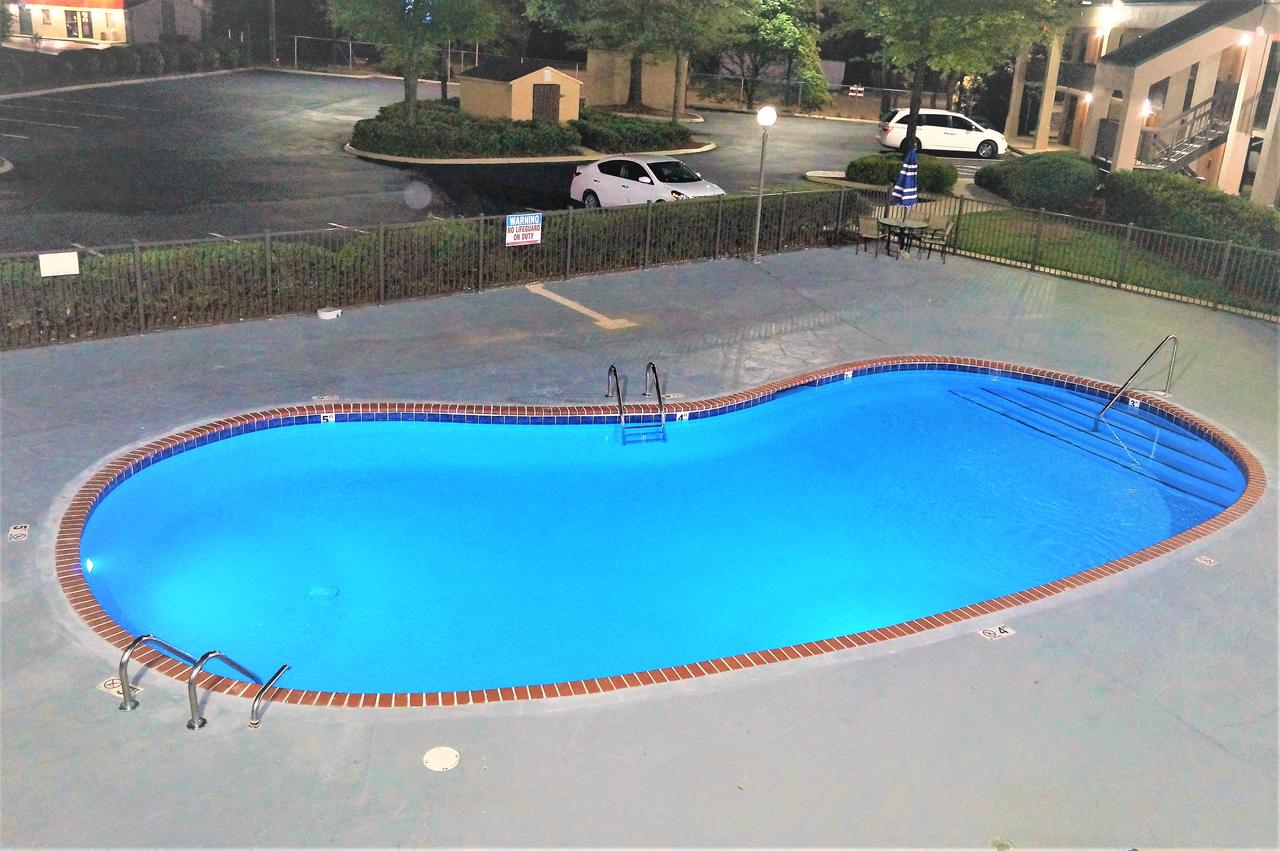 Howard Johnson By Wyndham Greensboro Near The Coliseum - thumb 22
