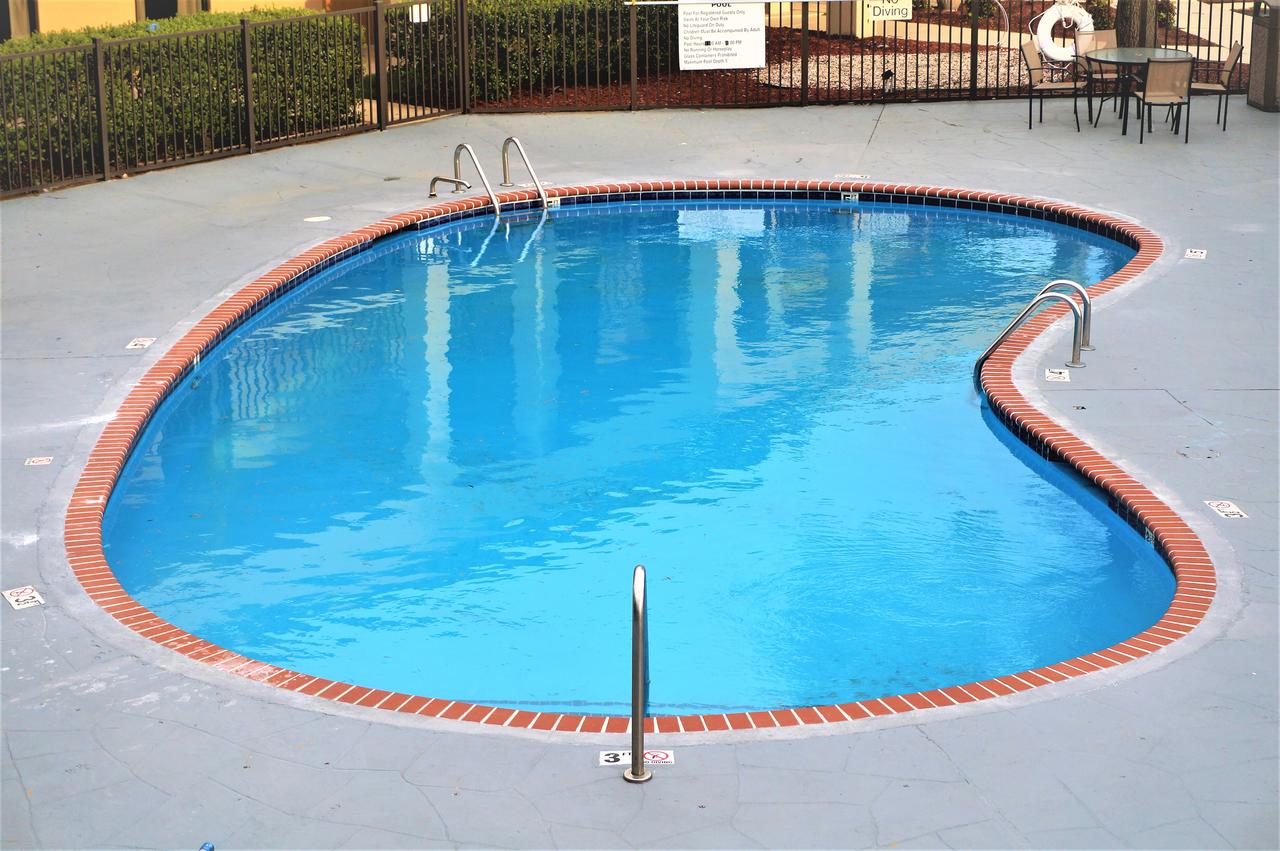 Howard Johnson By Wyndham Greensboro Near The Coliseum - thumb 24
