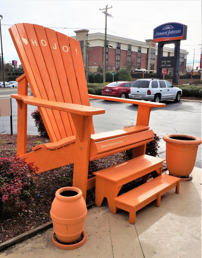 Howard Johnson By Wyndham Greensboro Near The Coliseum - thumb 37