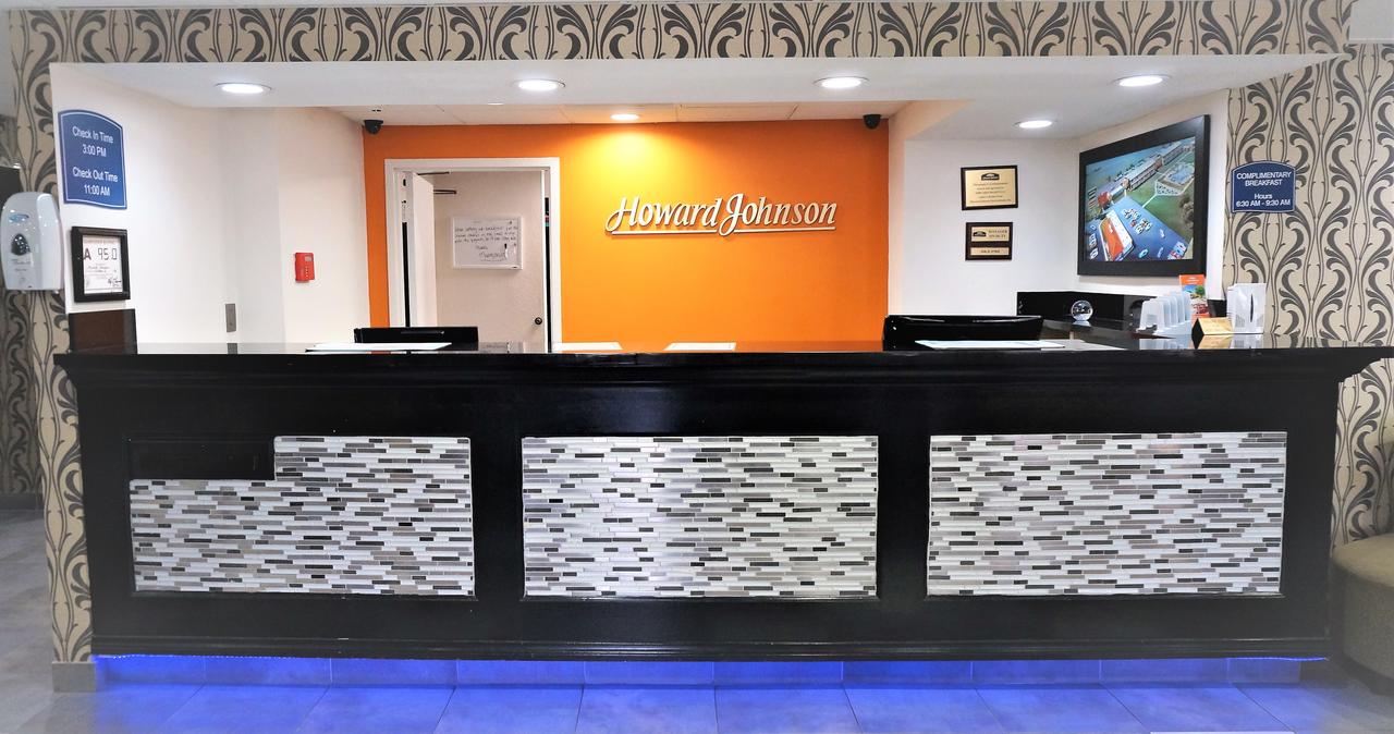 Howard Johnson By Wyndham Greensboro Near The Coliseum - thumb 40