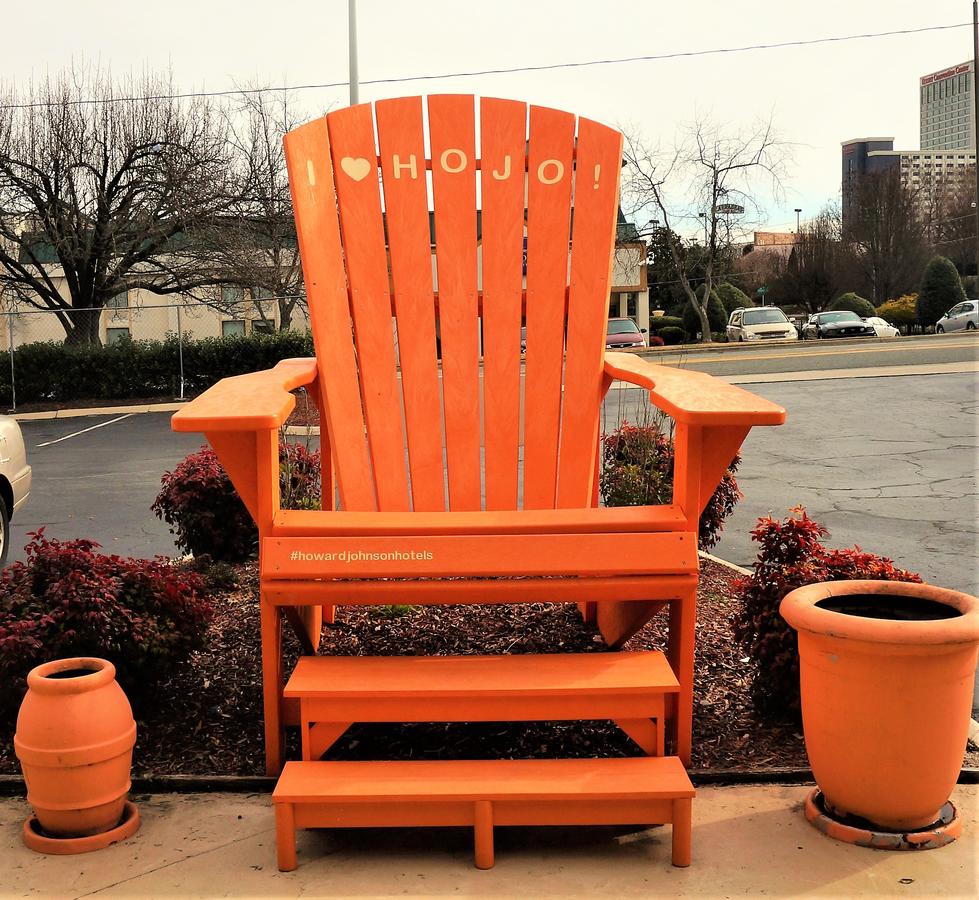 Howard Johnson By Wyndham Greensboro Near The Coliseum - thumb 38