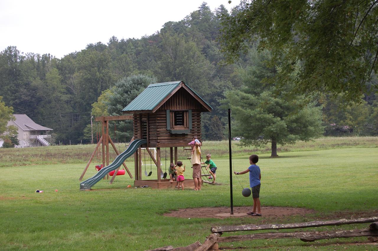 Mountain Springs Cabins - thumb 8