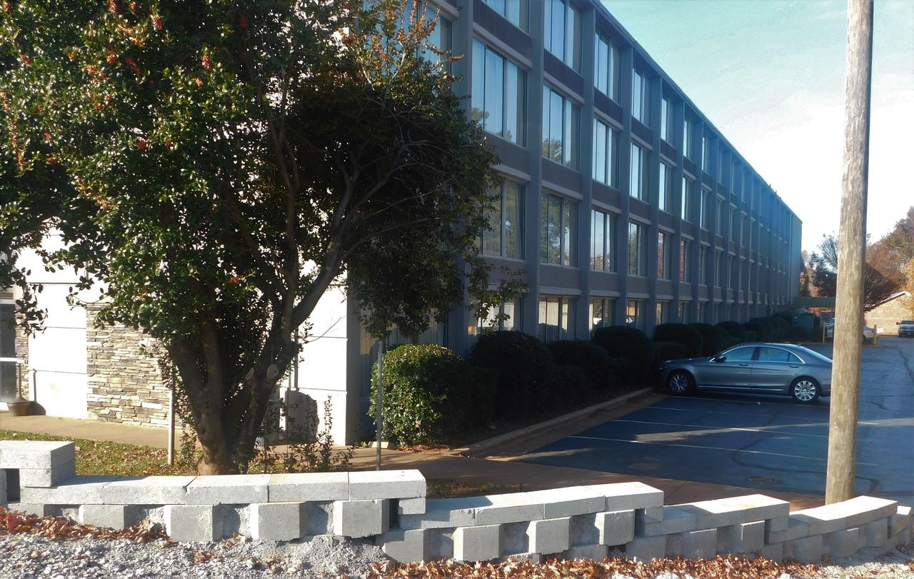 Wyndham Garden Greensboro - thumb 3