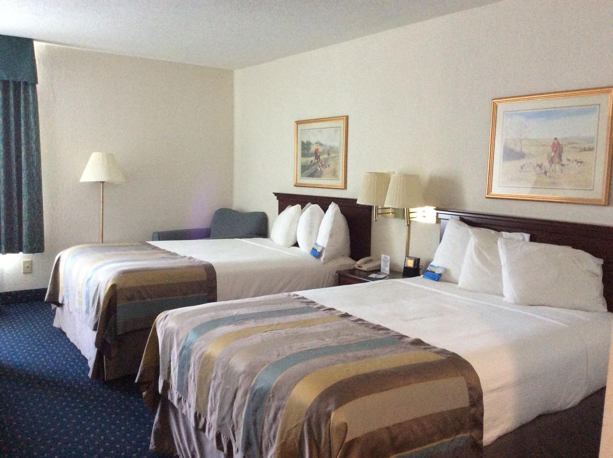 Baymont By Wyndham Greensboro/Coliseum - thumb 9
