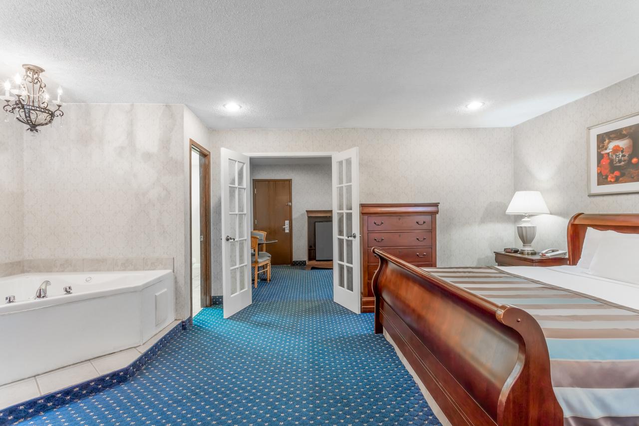 Baymont By Wyndham Greensboro/Coliseum - thumb 25