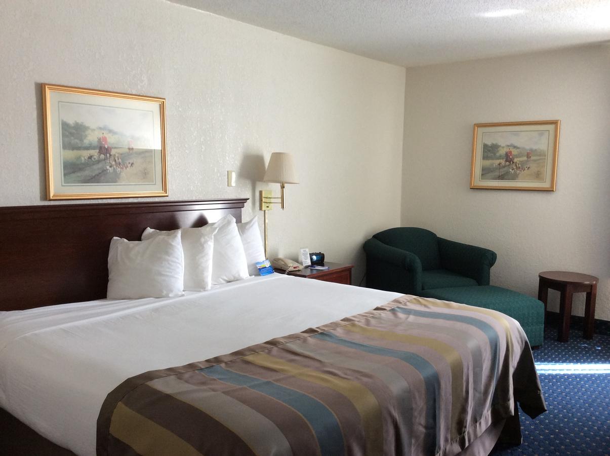 Baymont By Wyndham Greensboro/Coliseum - thumb 10