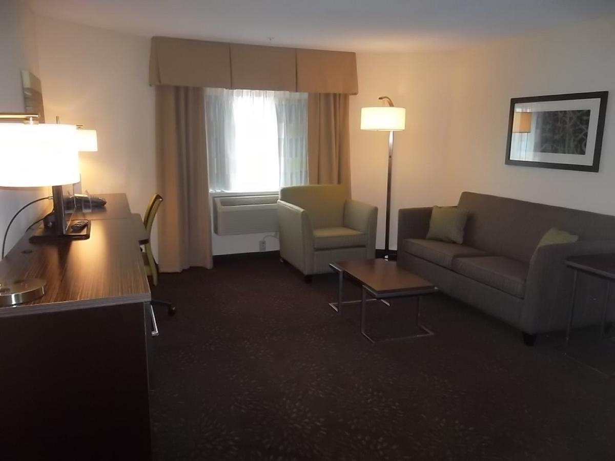 Holiday Inn Greensboro Coliseum - thumb 25