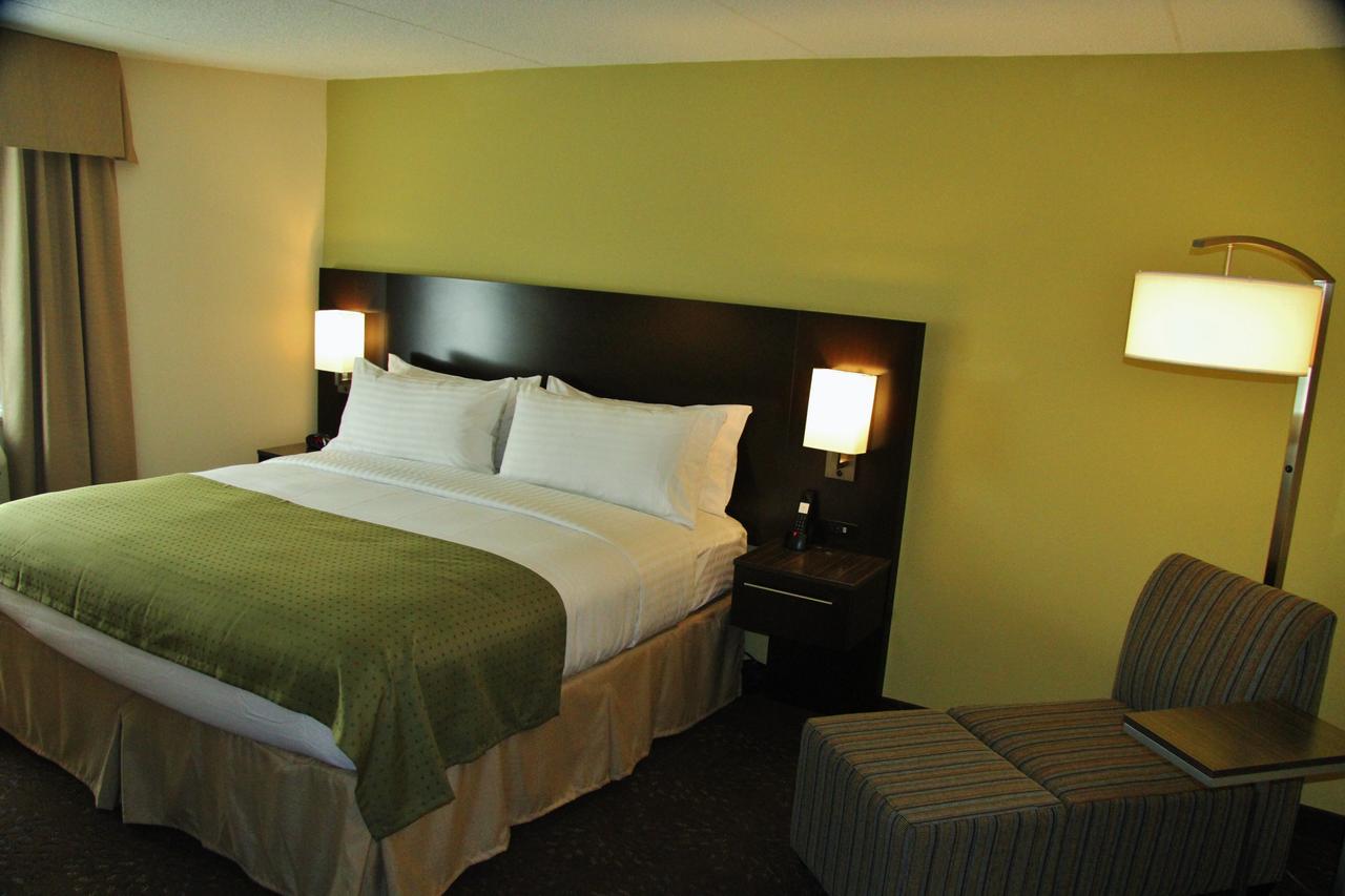 Holiday Inn Greensboro Coliseum - thumb 21