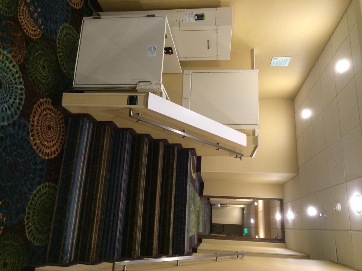 Holiday Inn Greensboro Coliseum - thumb 11