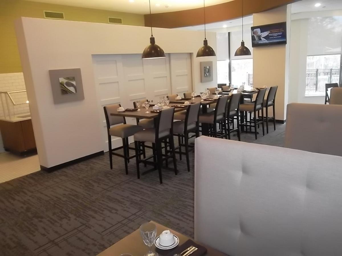Holiday Inn Greensboro Coliseum - thumb 4