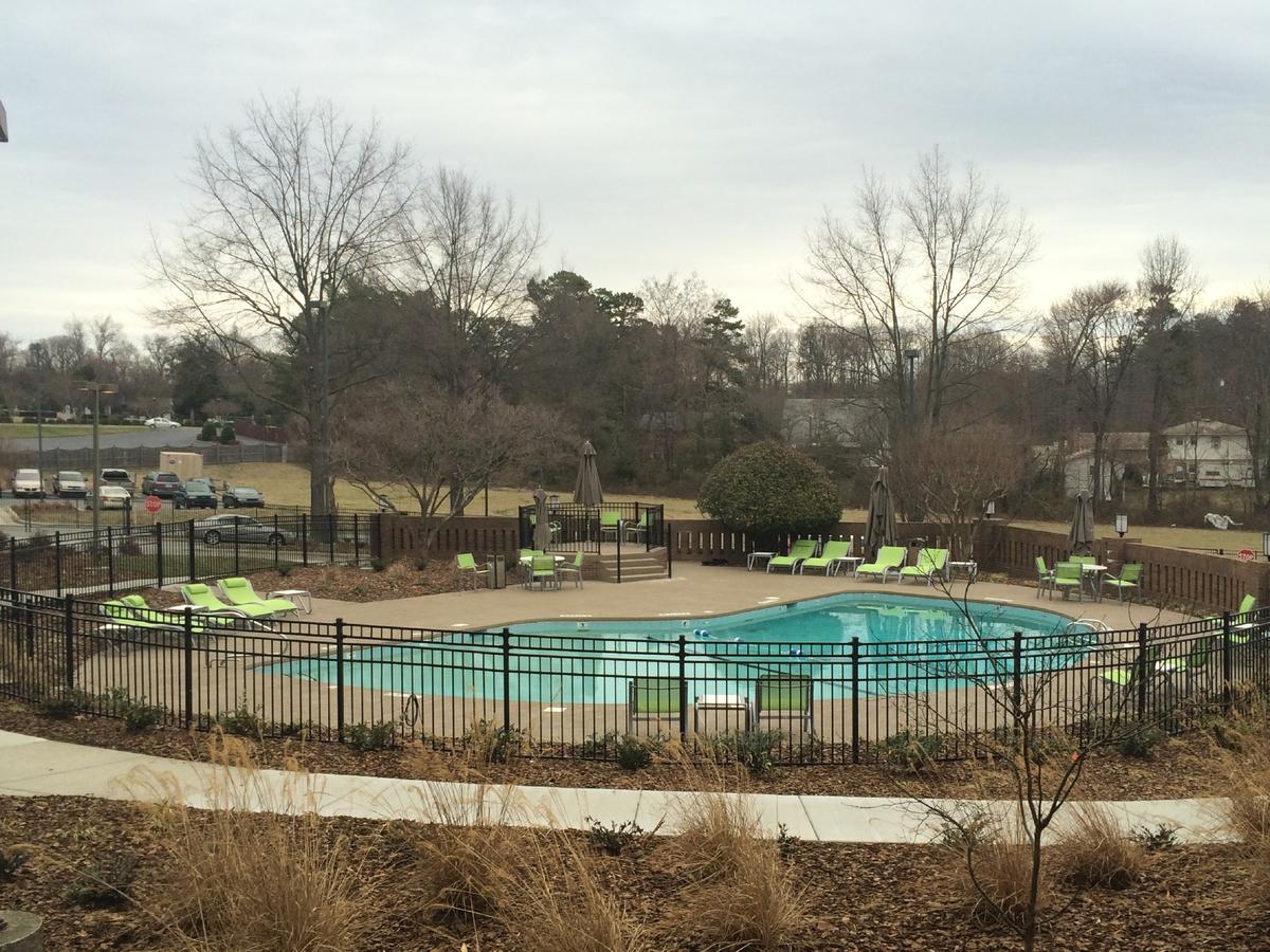 Holiday Inn Greensboro Coliseum - thumb 8