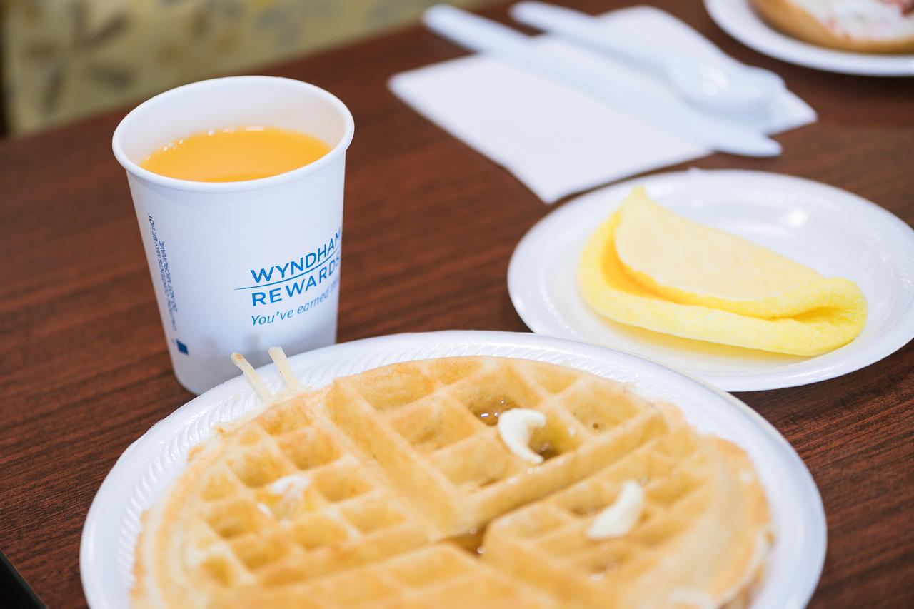 Days Inn By Wyndham Greensboro NC - thumb 2