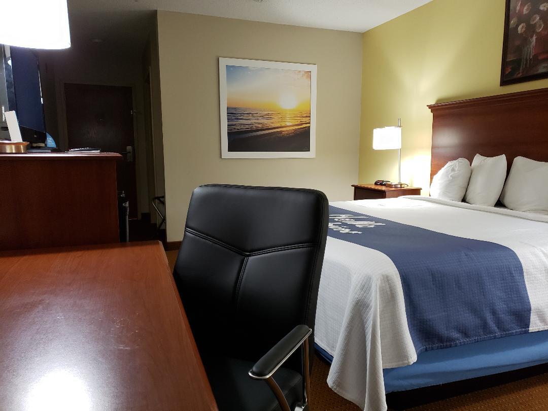 Days Inn By Wyndham Greensboro NC - thumb 17