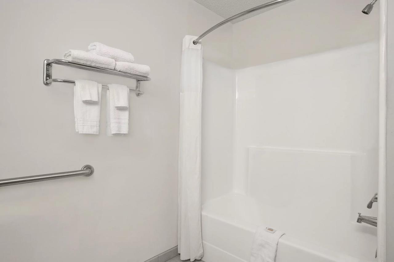 Days Inn By Wyndham Greensboro NC - thumb 19