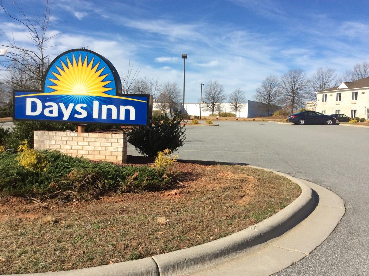 Days Inn By Wyndham Greensboro NC - thumb 21