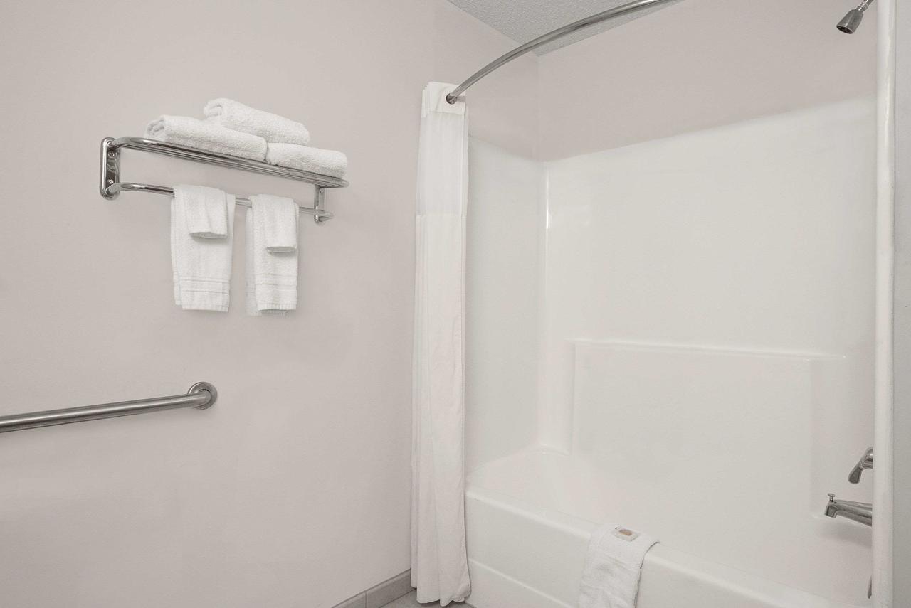 Days Inn By Wyndham Greensboro NC - thumb 36