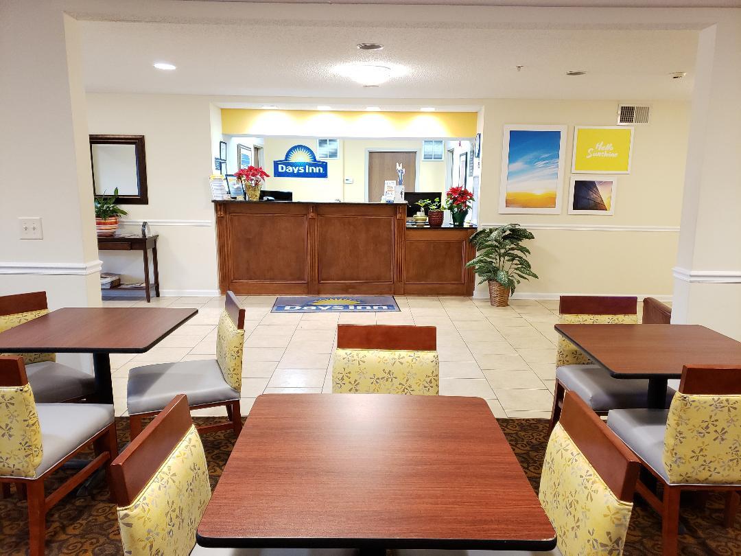 Days Inn By Wyndham Greensboro NC - thumb 9
