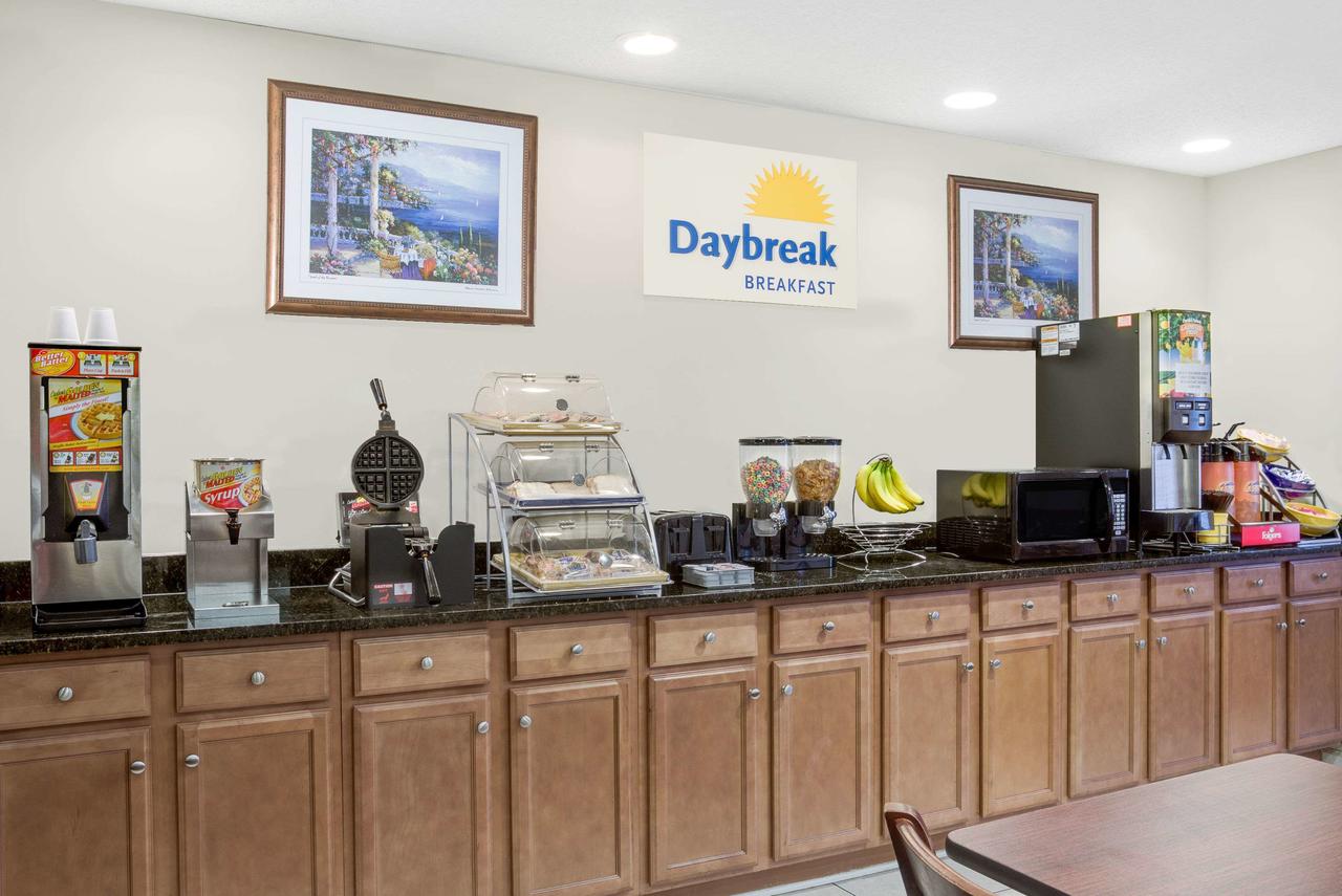 Days Inn By Wyndham Greensboro NC - thumb 40
