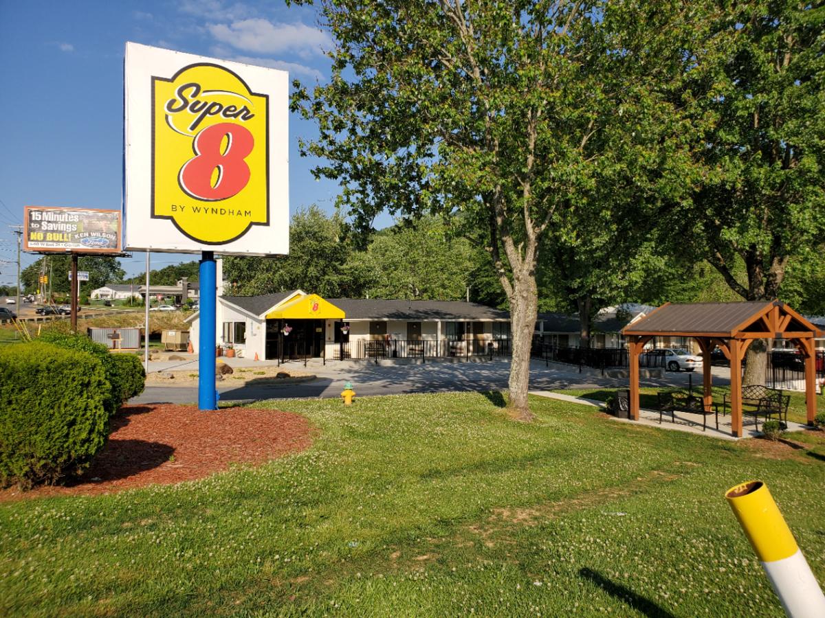 Super 8 By Wyndham Asheville/Biltmore - thumb 0