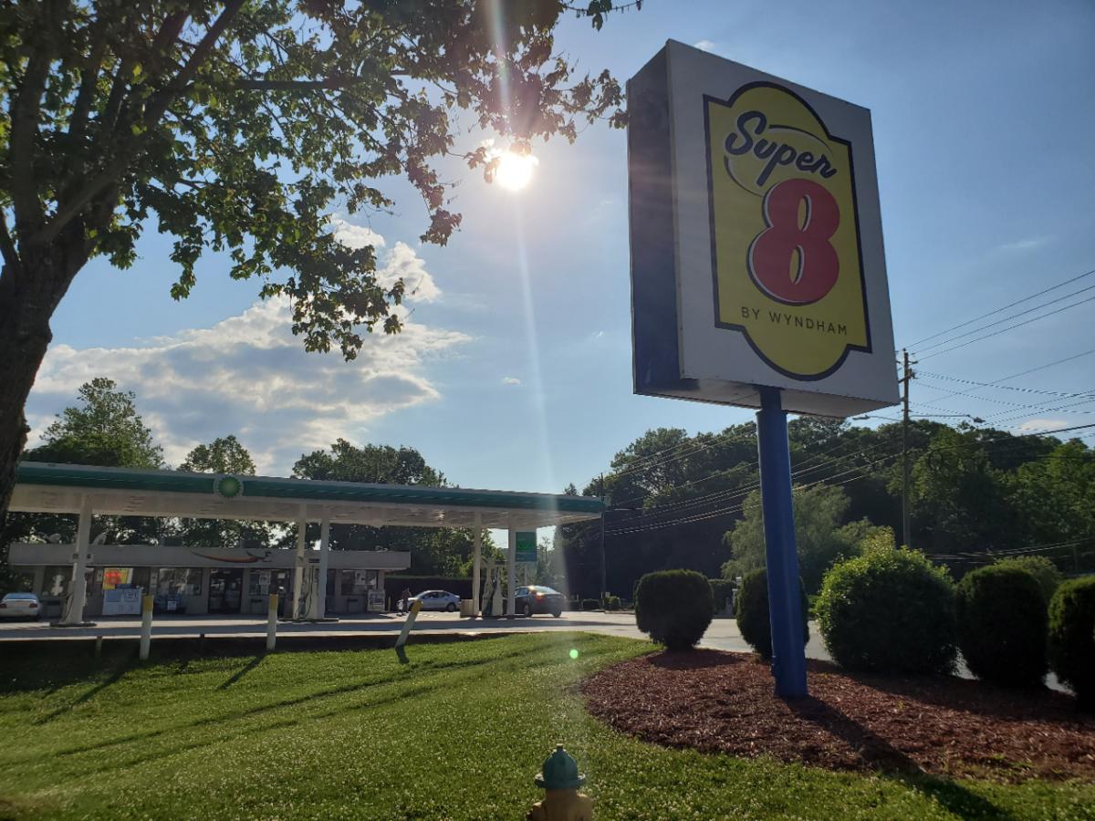 Super 8 By Wyndham Asheville/Biltmore - thumb 8