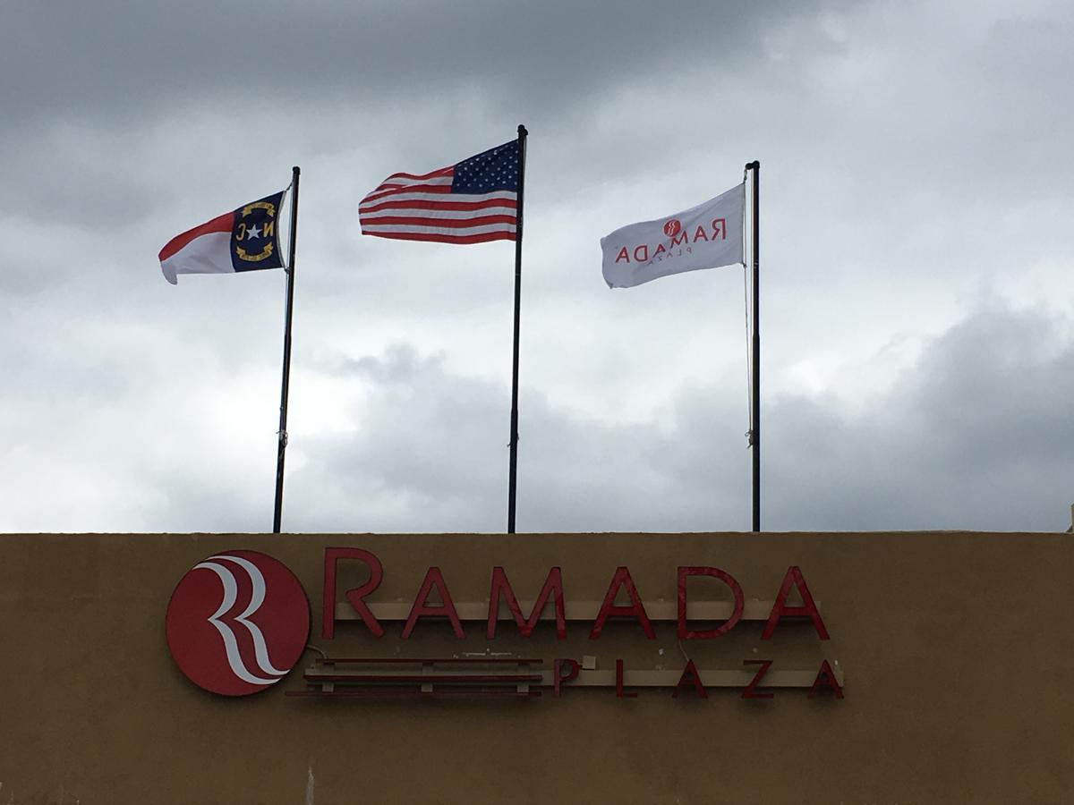 Ramada Plaza By Wyndham Charlotte Airport Conference Center - thumb 7