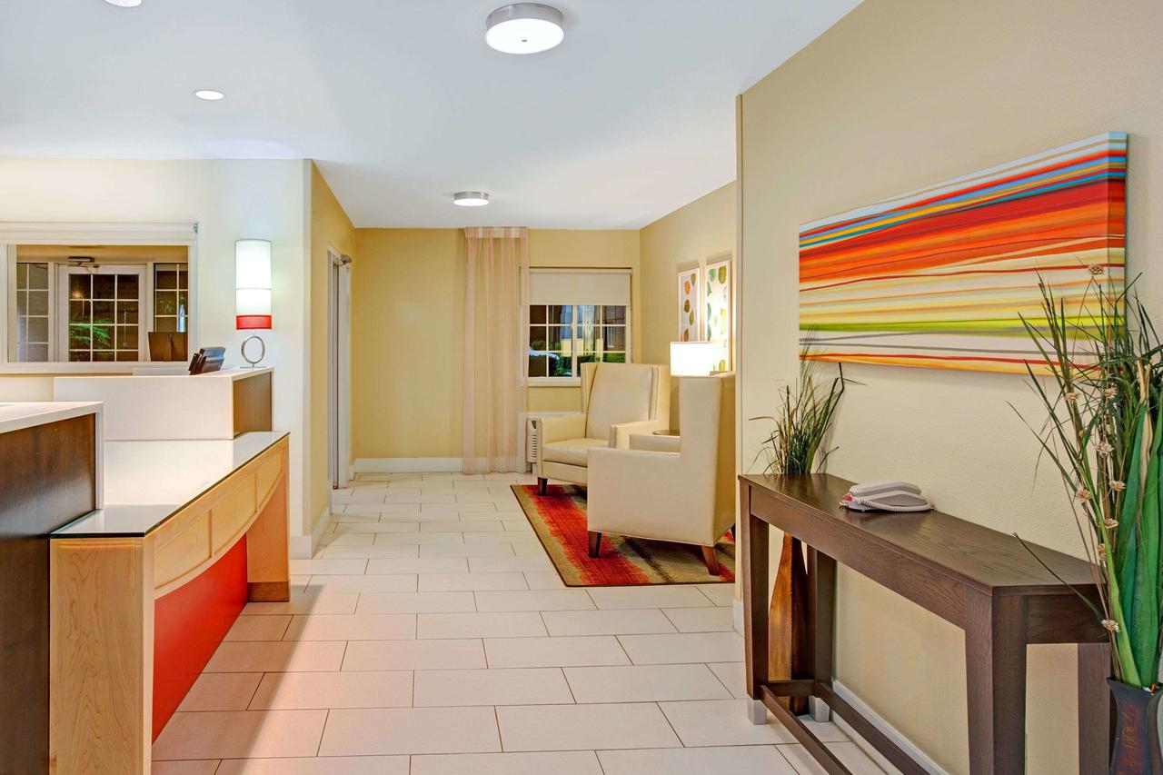 Hawthorn Suites By Wyndham Greensboro - thumb 20
