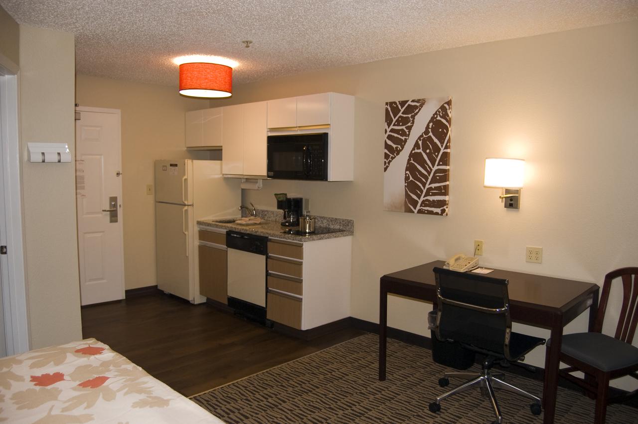 Hawthorn Suites By Wyndham Greensboro - thumb 3