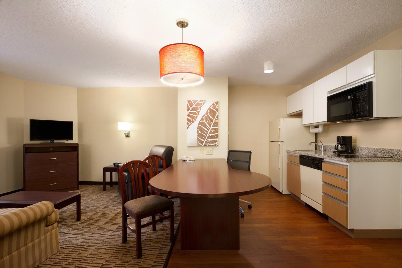 Hawthorn Suites By Wyndham Greensboro - thumb 12