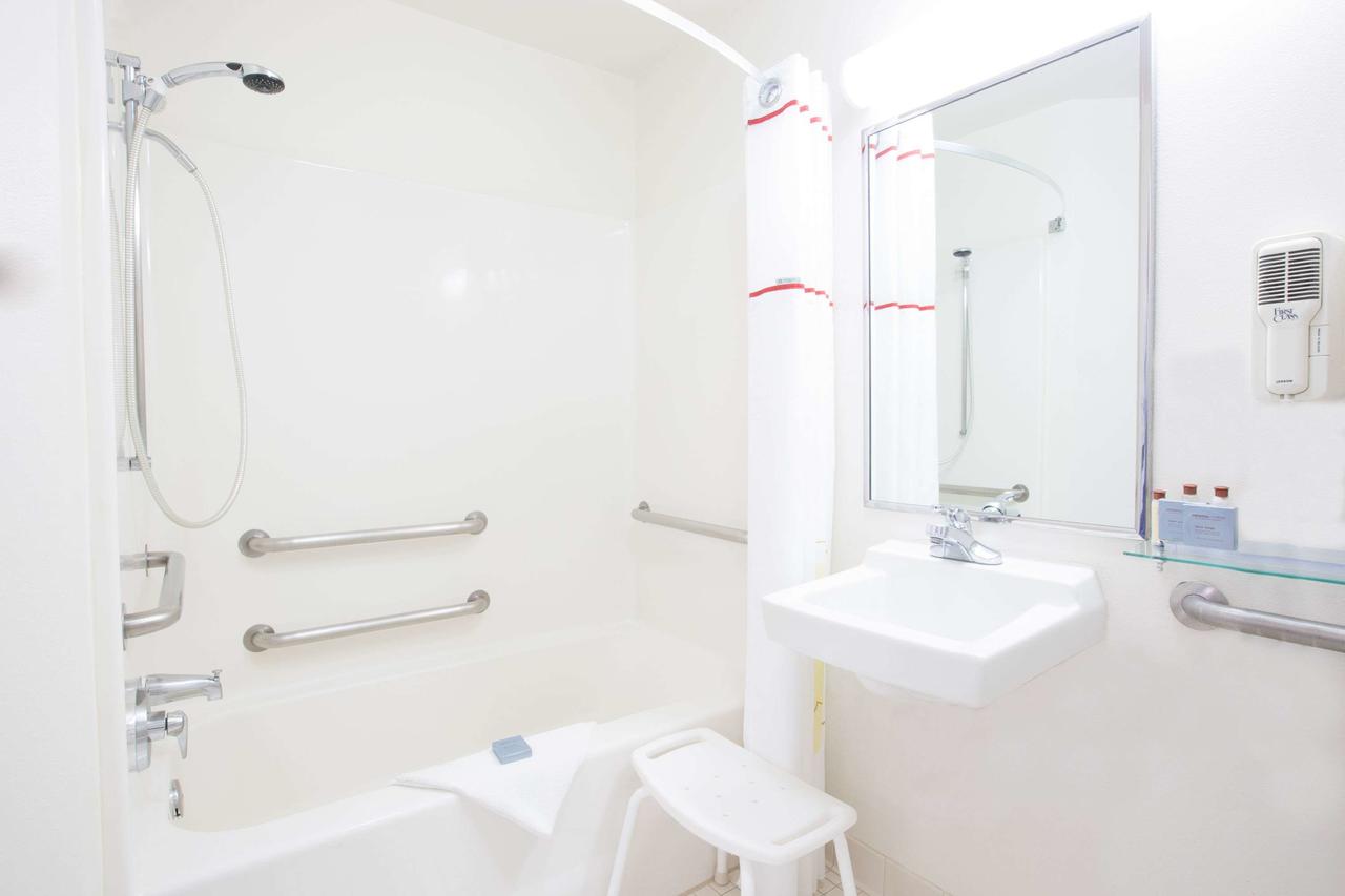 Hawthorn Suites By Wyndham Greensboro - thumb 17