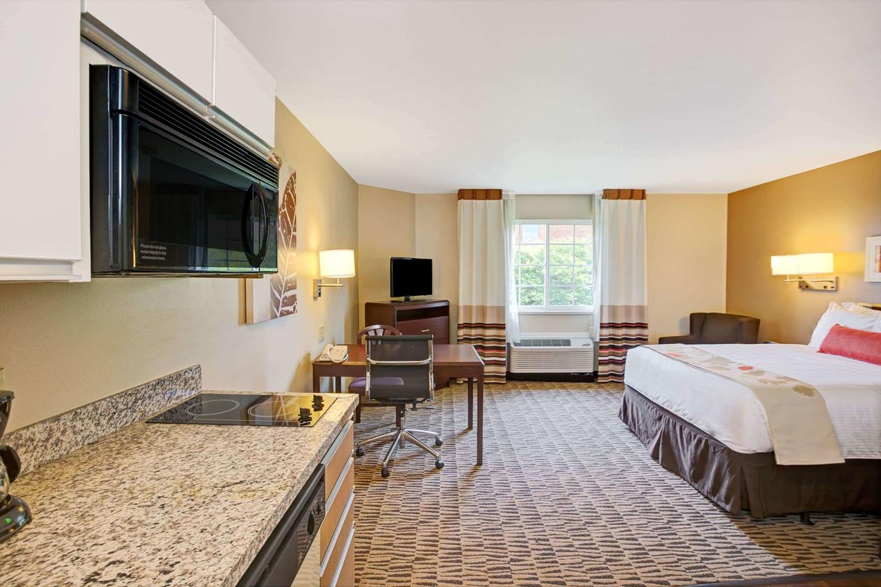 Hawthorn Suites By Wyndham Greensboro - thumb 27