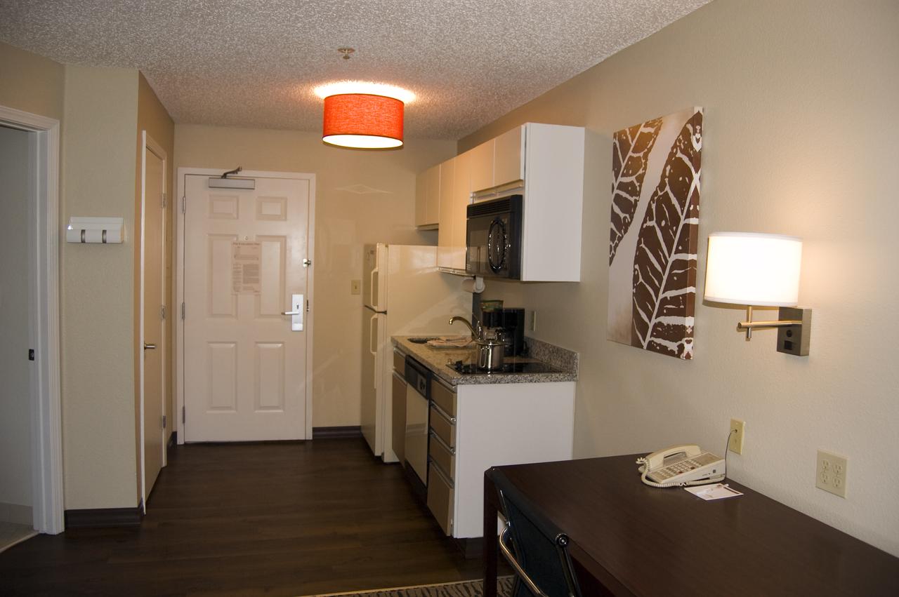 Hawthorn Suites By Wyndham Greensboro - thumb 2
