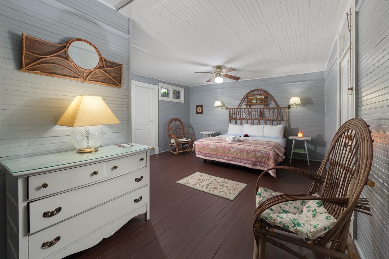 Grand Old Lady Hotel - thumb 1