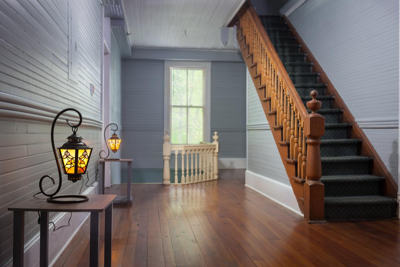 Grand Old Lady Hotel - thumb 36