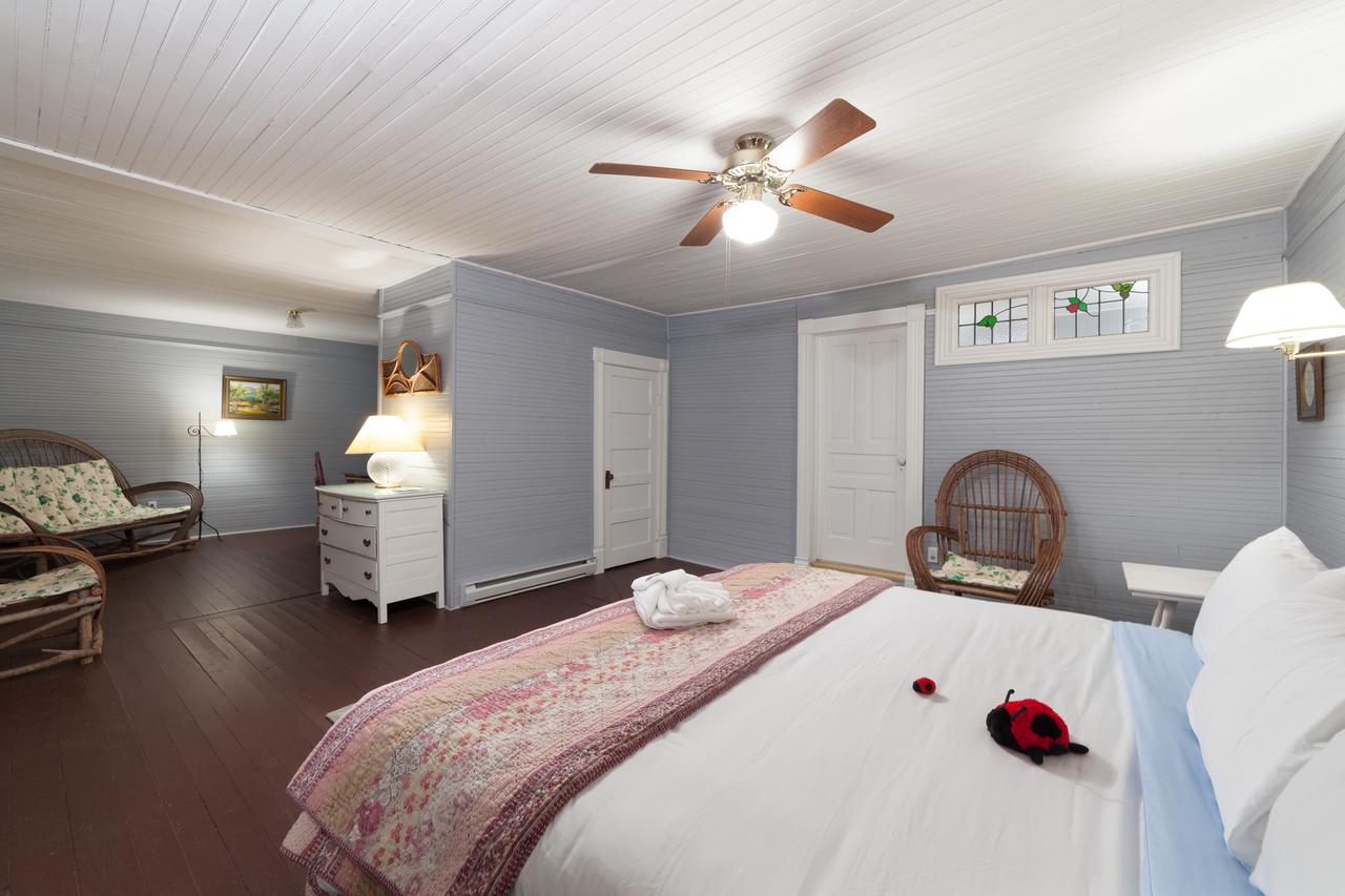 Grand Old Lady Hotel - thumb 9