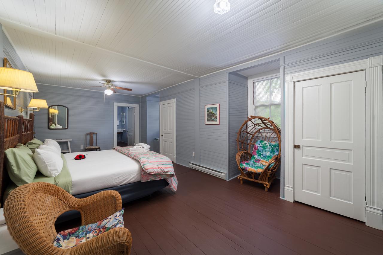 Grand Old Lady Hotel - thumb 14