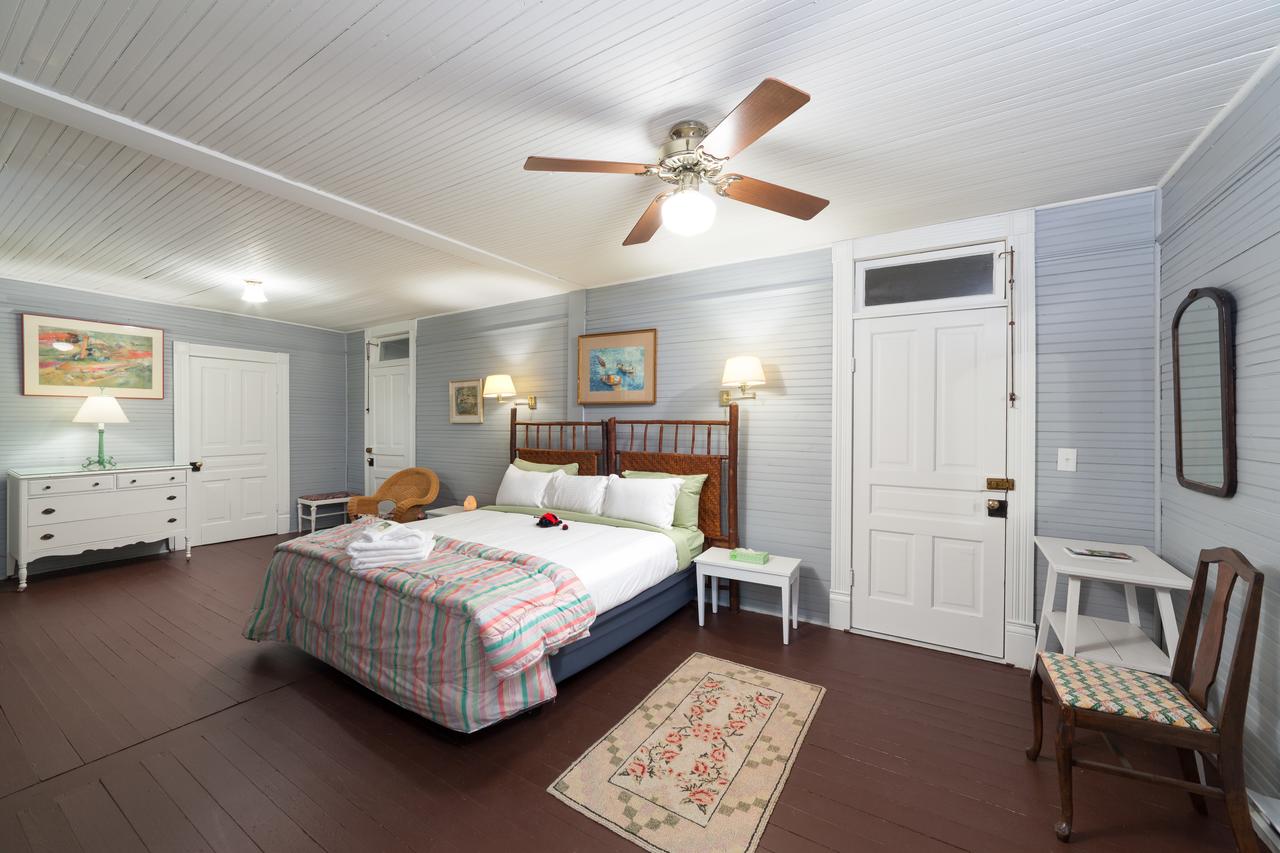 Grand Old Lady Hotel - thumb 13