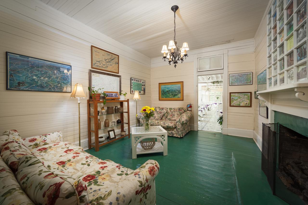 Grand Old Lady Hotel - thumb 29