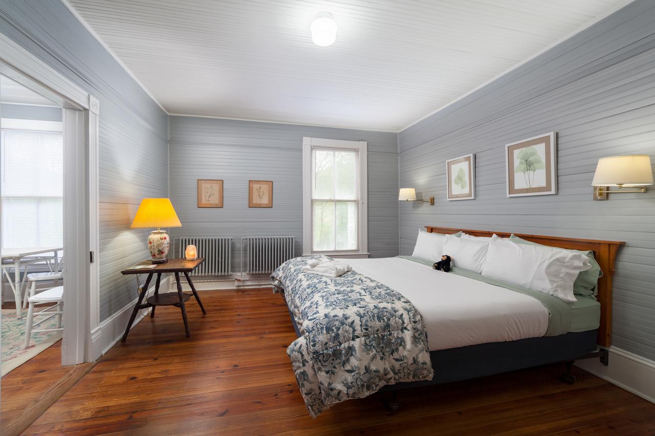 Grand Old Lady Hotel - thumb 23