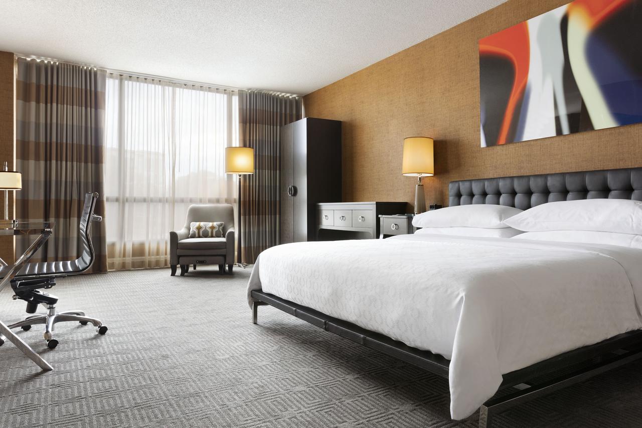 Sheraton Charlotte Hotel - thumb 13