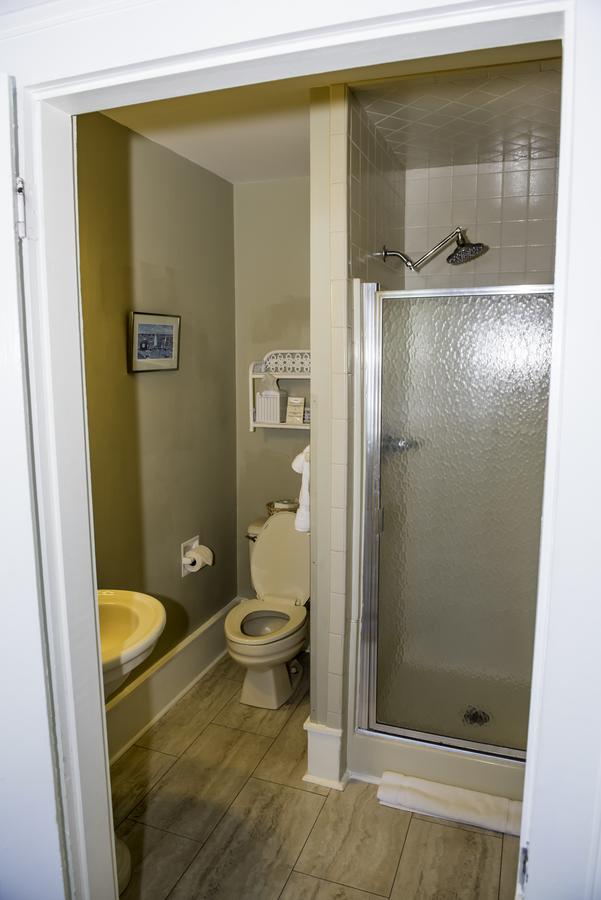 Pecan Tree Inn - thumb 2