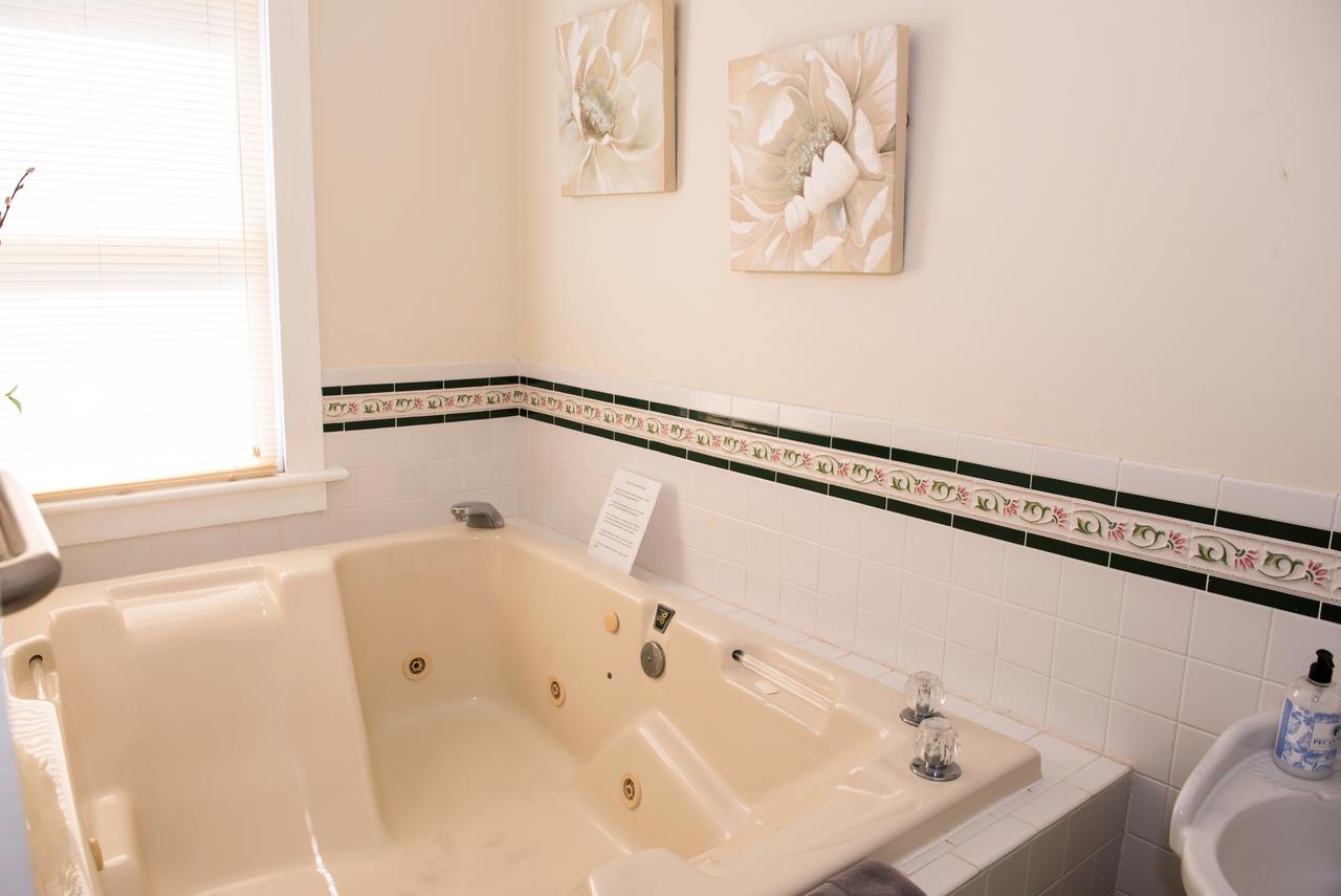 Pecan Tree Inn - thumb 12